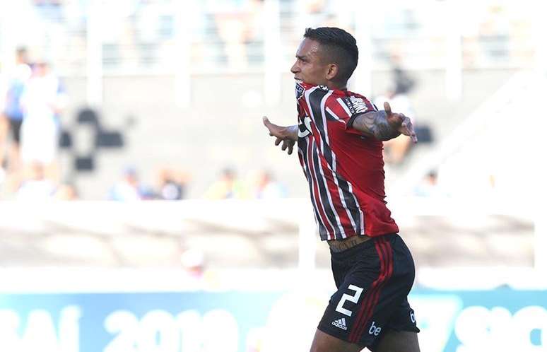 Igor Vinícius assinou com o São Paulo pelos próximos três anos (Foto: Rubens Chiri/SPFC)