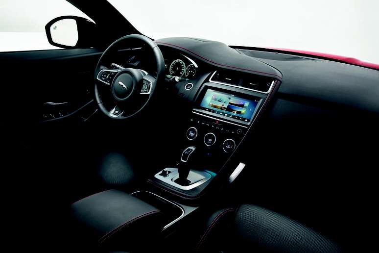 Interior do Jaguar E-Pace: design facilita a vida a bordo.