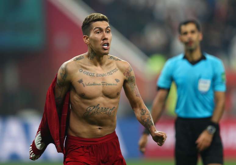 Roberto Firmino comemora gol marcado na final do Mundial de Clubes contra o Flamengo
21/12/2019 REUTERS/Ibraheem Al Omari 