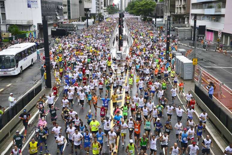 A disputa termina em frente ao prédio da Fundação Cásper Líbero (Foto: Marcelo Ferrelli/Gazeta Press)