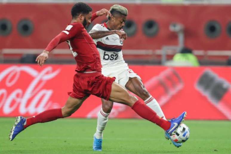 Bruno Henrique em ação diante do Liverpool, no Mundial de Clubes (Foto: Karim Jaafar/AFP)