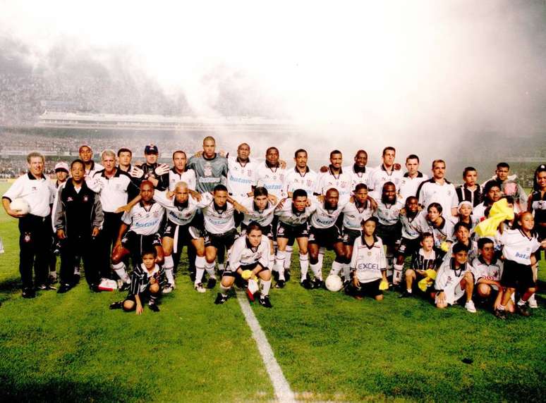 Corinthians foi campeão brasileiro em 1999 diante do Atlético-MG (Foto: Acervo/Gazeta Press)