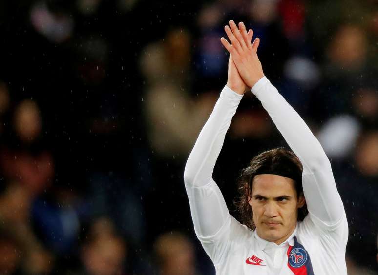 Edinson Cavani em partida pelo PSG