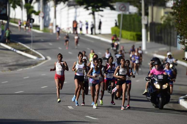 Corrida Internacional de São Silvestre vai começar às 8h da manhã nesse ano (Foto: Gazeta Press)