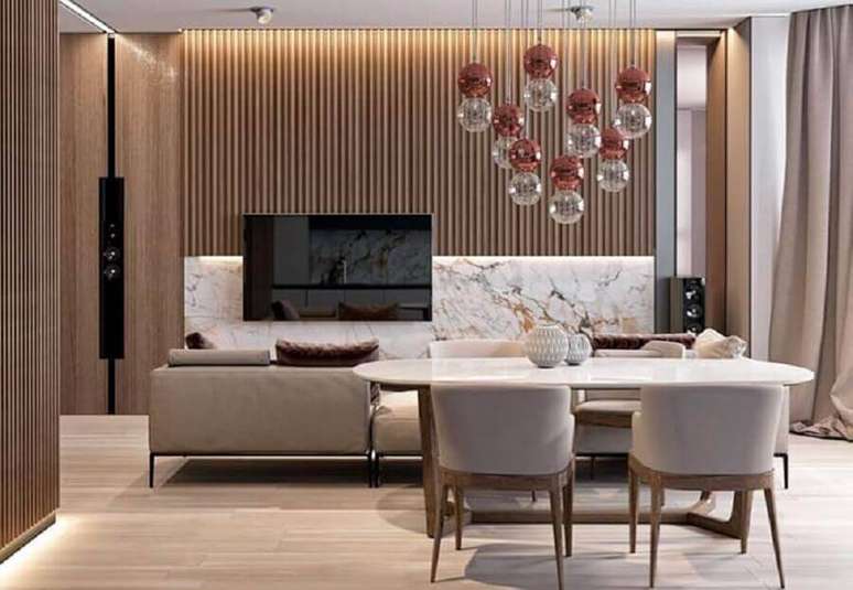 20. A pedra de m&aacute;rmore branca deu um toque sofisticado &agrave; sala toda em tons de bege &ndash; Foto: DesignMyHome