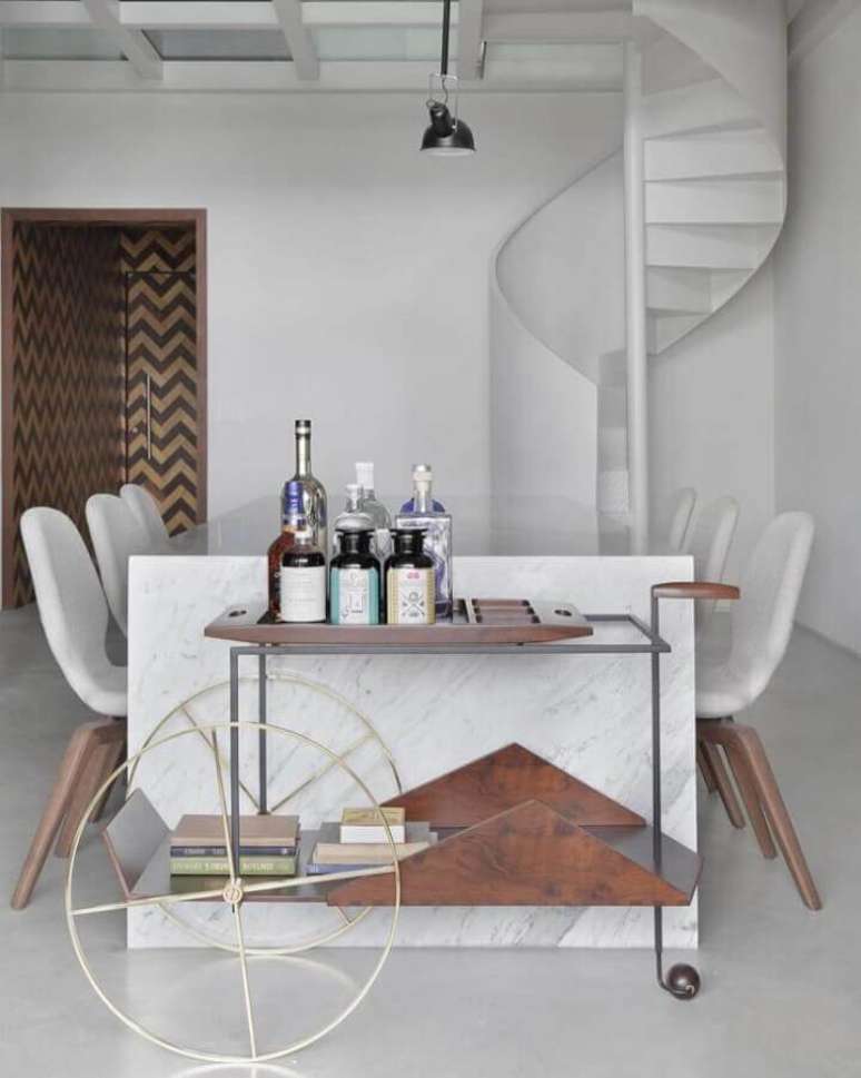 43. Ilha de cozinha feita em pedra de m&aacute;rmore branco &ndash; Foto: Nildo Jos&eacute; Arquitetura