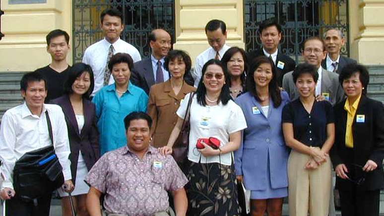 David e Tuy se juntaram &agrave; delega&ccedil;&atilde;o de TI que acompanhou o presidente Bill Clinton em sua visita ao Vietn&atilde;