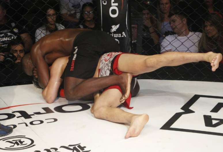 Wilker Feijão coloca cinturão em jogo no Jungle Fight 100 (Foto: divulgação)
