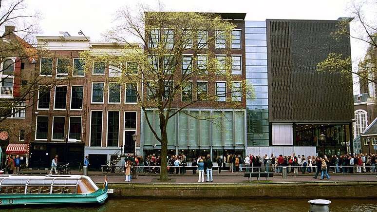 A casa em que Anne Frank e sua família se abrigaram é agora um museu em Amsterdã.