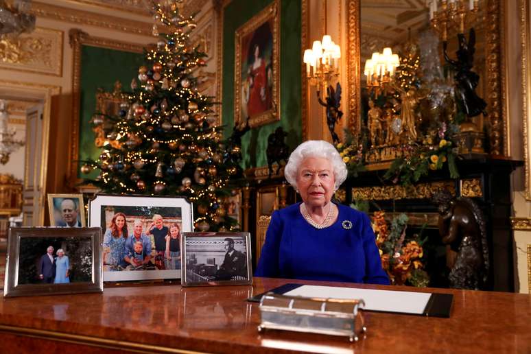 Rainha Elizabeth, após gravar sua mensagem de Natal no Castelo de Windsor. Steve Parsons/Pool via REUTERS    