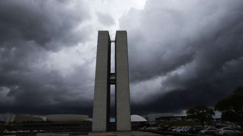 Presidentes da Câmara e do Senado querem aprovar projetos de reforma tributária e administrativa no primeiro semestre