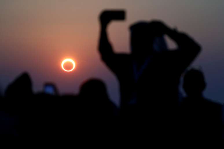 Eclipse solar visto em Jabal Arba, em Hofuf, iAr&aacute;bia Saudita 26/12/2019 REUTERS/Hamad I Mohammed