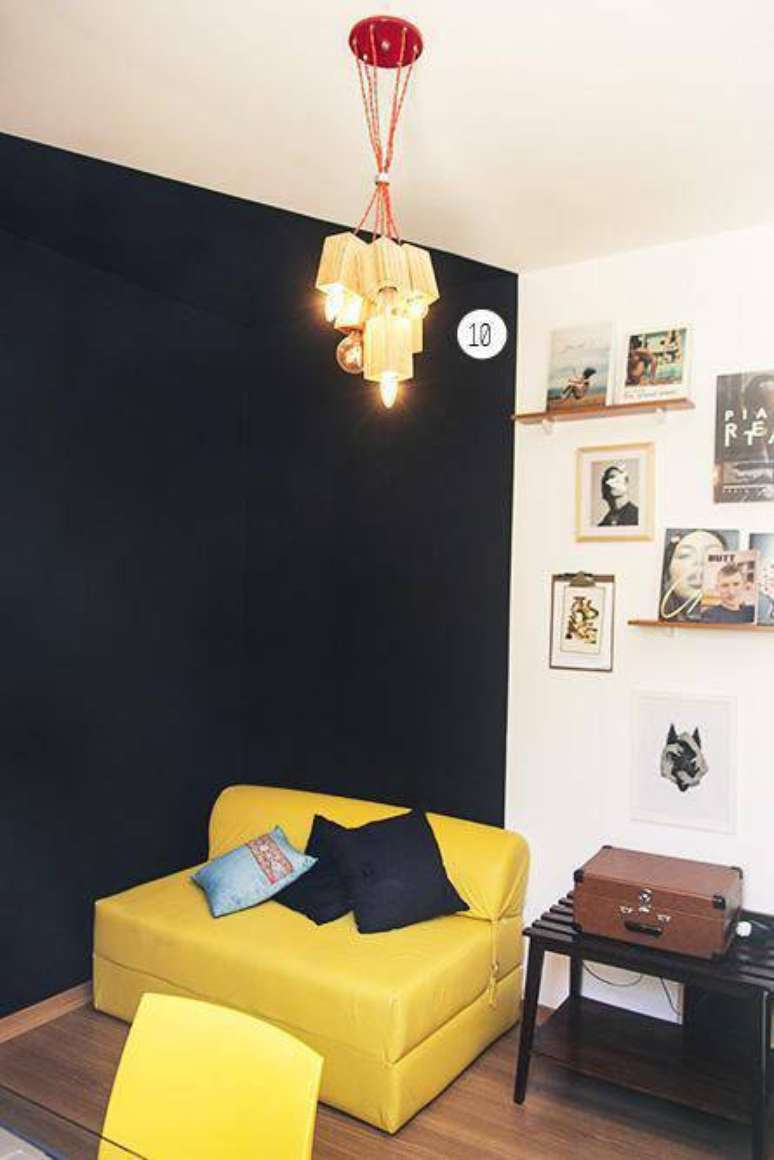 56. Lustres modernos podem ter diferentes tipos de l&acirc;mpadas. Foto: Casa Aberta