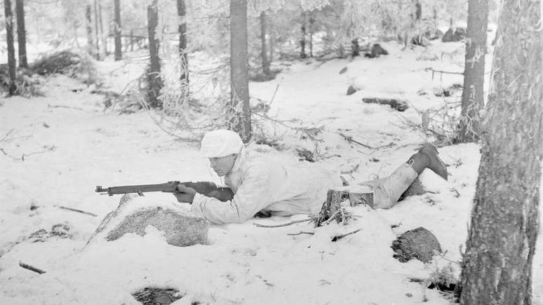 Soldado na região de Summa: Finlândia venceu primeira fase da batalha, em dezembro 1939