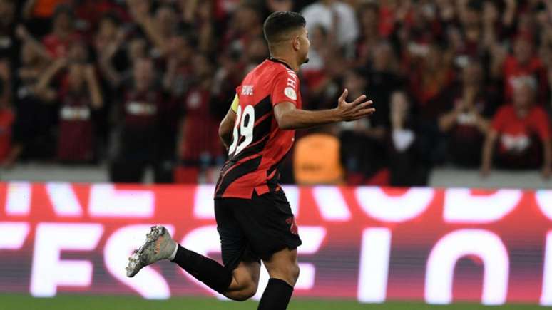 Bruno Guimarães comemorando gol em 2019 (Miguel Locatelli/Athletico)