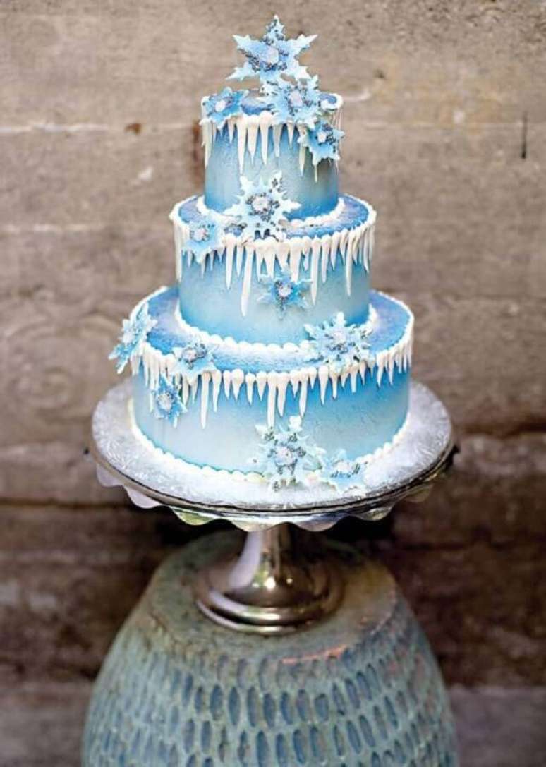34. Lindo bolo de aniversário da Frozen 3 andares – Foto: Pinterest