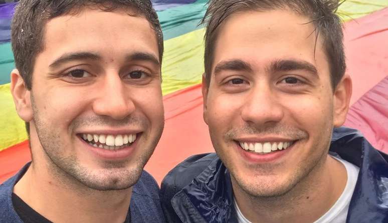 Pedro Figueiredo e Erick Rianelli na Parada Gay do Rio: sem medo de viver o amor e enfrentar os homofóbicos