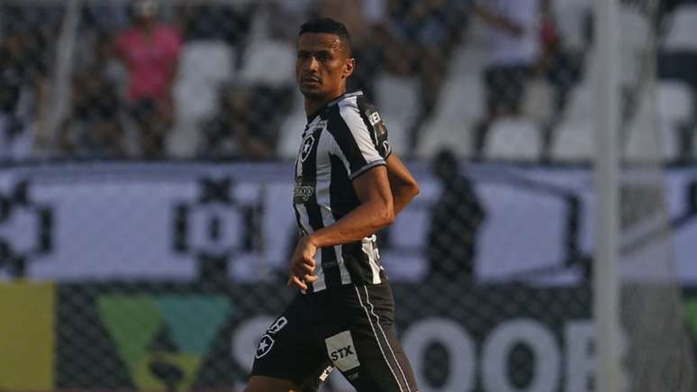 Cícero em ação pelo Botafogo (Foto: Vitor Silva/Botafogo)