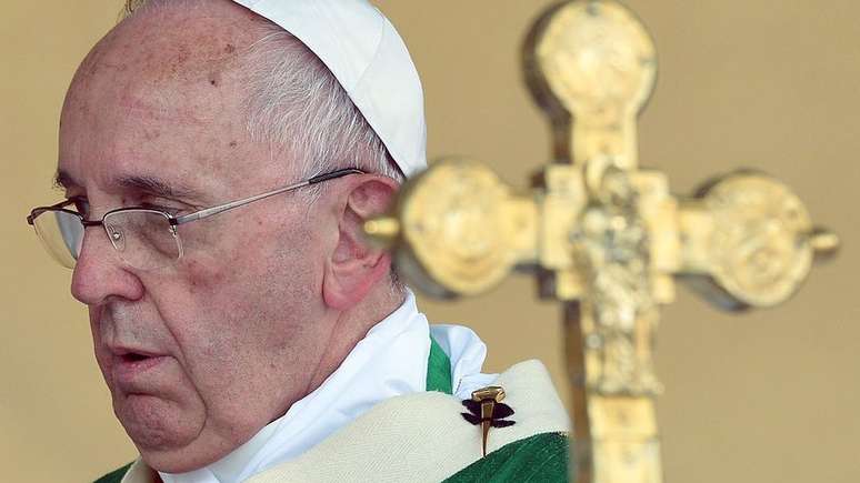 Francisco n&atilde;o tem o pulm&atilde;o direito