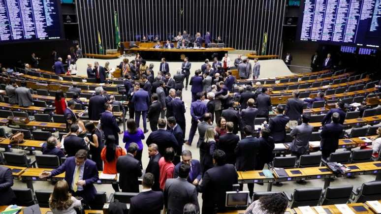 Medida passou de maneira discreta na Câmara e agora tramita no Senado