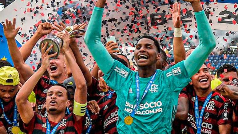 Campeão estadual e brasileiro em 2019, o Sub-20 do Fla não disputará a Copinha em 2020 (F: Marcelo Cortes/ CRF)