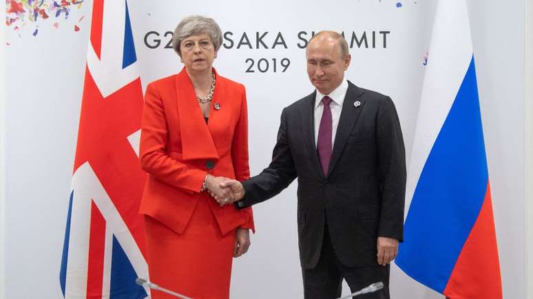A rela&ccedil;&atilde;o com a ent&atilde;o primeira-ministra do Reino Unido, Theresa May, tornou-se visivelmente tensa ap&oacute;s o envenenamento de Sergei Skripal