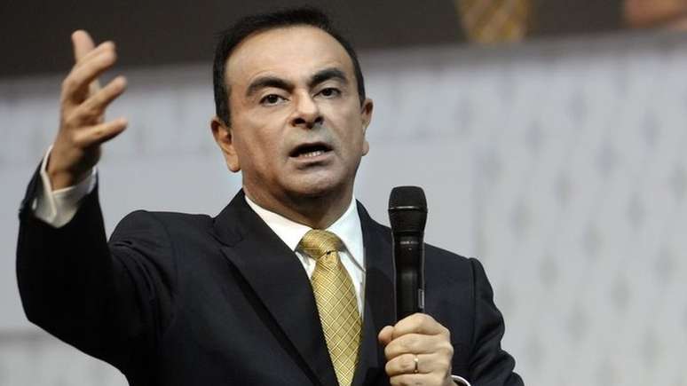 As condições da soltura de Ghosn sob fiança incluíam monitoramento de sua casa com câmeras de segurança e a entrega dos do executivo passaportes aos advogados de defesa