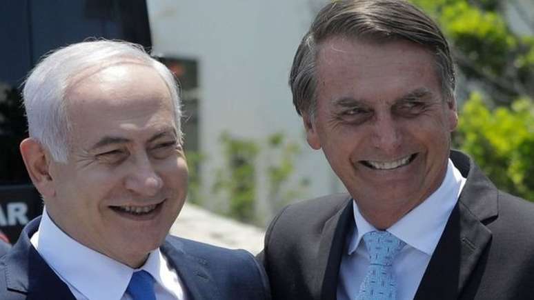 Jair Bolsonaro visitou o Muro das Lamentações ao lado de Benjamin Netanyahu, numa quebra de tradição diplomática
