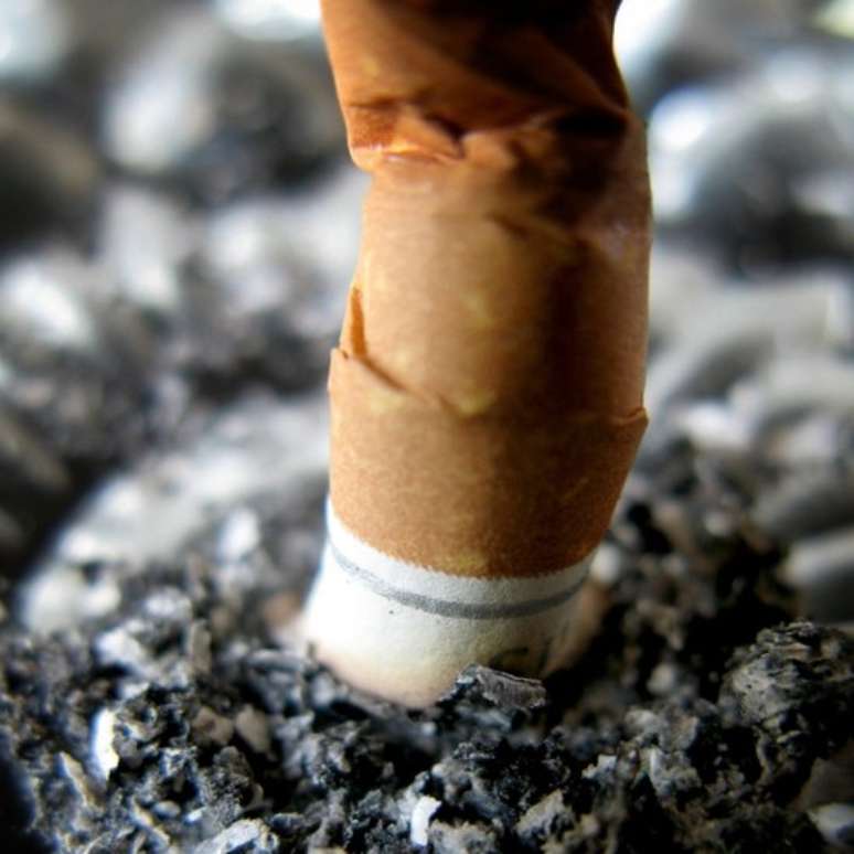 Estudo de universidade inglesa sobre fumo foi feito com mais de 220 mil pessoas