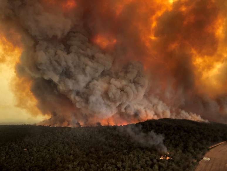 Inc&ecirc;ndio florestal em Bairnsdale em na Austr&aacute;lia
30/12/2019
GLEN MOREY/via REUTERS