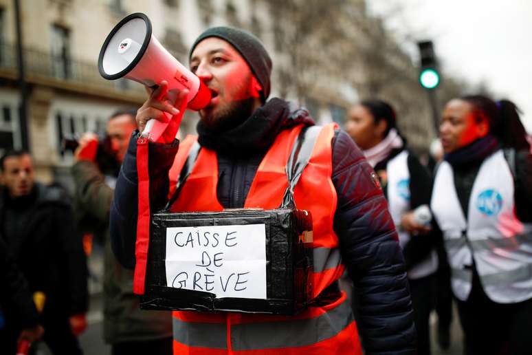 Manifestação contra reforma da Previdência em Paris
28/12/2019
REUTERS/Benoit Tessier