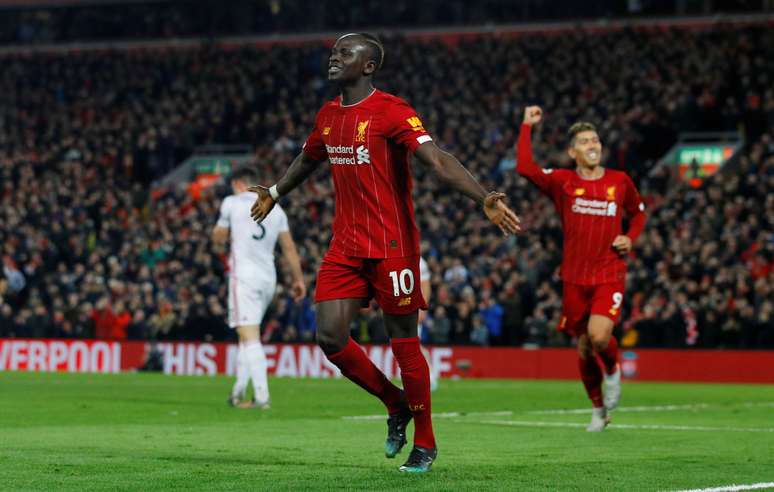 Sadio Mane comemora gol na vit&oacute;ria de seu time, o Liverpool, sobre o Sheffield United, pelo Campeonato Ingl&ecirc;s, por 2 a 0.  2/1/2020  REUTERS/Phil Noble    