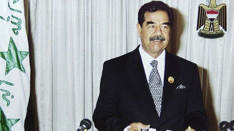 Os Estados Unidos se aliaram a Saddam Hussein, na guerra entre Iraque e Irã entre 1980 e 1988, iniciada por uma disputa territorial na fronteira entre os dois países