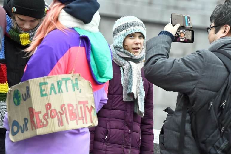 Ativista Greta Thunberg comemora seu anivers&aacute;rio de 17 anos com a greve semana em frente ao Parlamento sueco
03/01/2020
TT News Agency/Claudio Bresciani/via REUTERS
