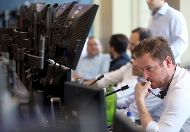 REUTERS/Paulo Whitaker