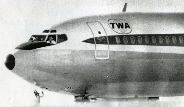 TWA85 pronto para decolar rumo a Roma, com seu novo piloto no comando