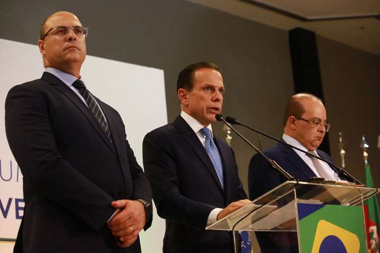 Governadores eleitos Wilson Witzel, João Doria e Ibaneis Rocha durante o Fórum de Governadores