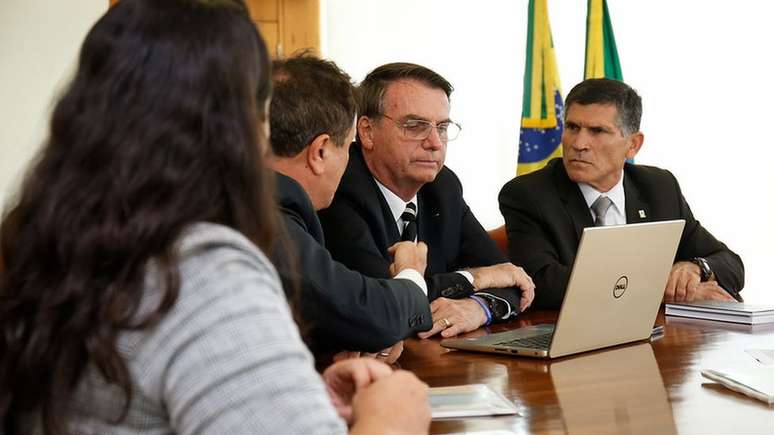 Bolsonaro e Santos Cruz em foto de janeiro de 2019; um ano depois, general está fora do governo e faz críticas a ele