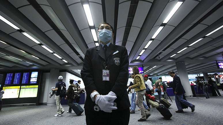 Hong Kong e Cingapura começaram a aplicar medidas de controle de circulação de pessoas vindas de região chinesa com pessoas infectadas