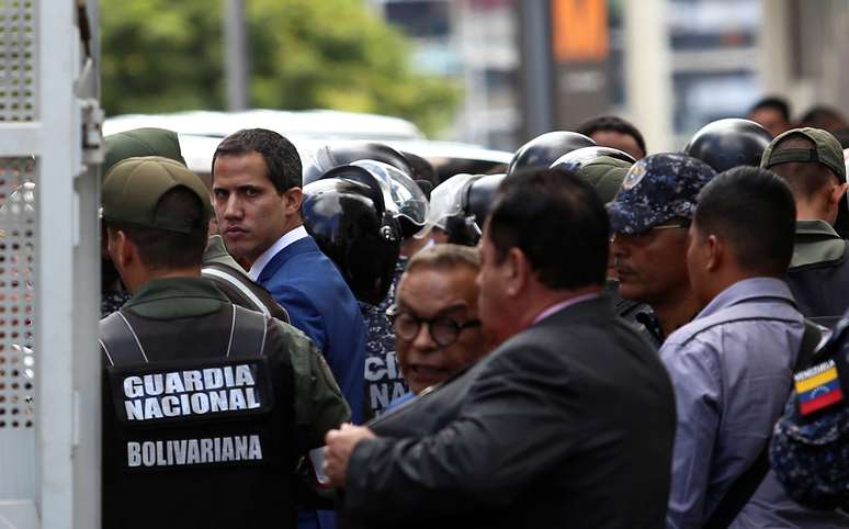 Guaid&oacute; chega para cerim&ocirc;nia no Congresso em Caracas
05/01/2020
REUTERS/Fausto Torrealba