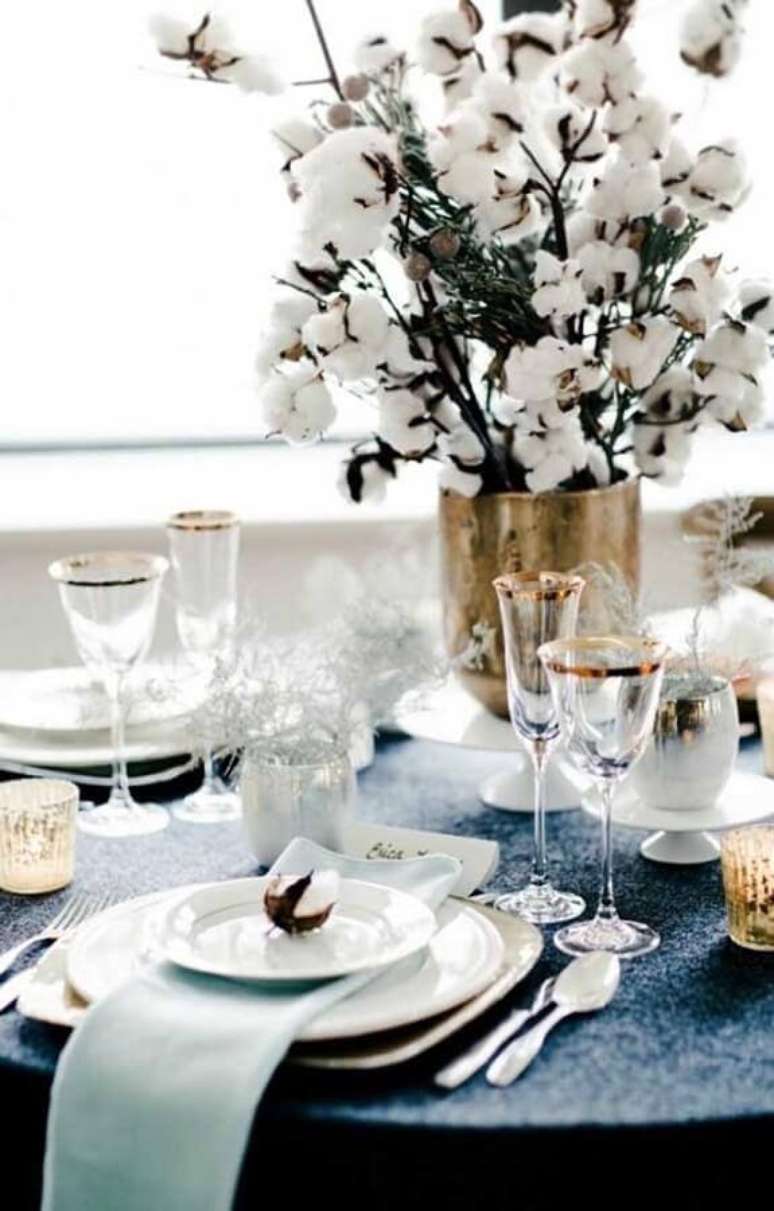 59. Mesa decorada para festa de aniversário de casamento bodas de algodão – Foto: Fanny Soulier