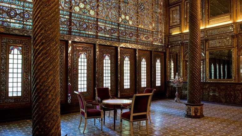 O Palácio Golestan é uma prova óbvia da influência ocidental nas artes iranianas
