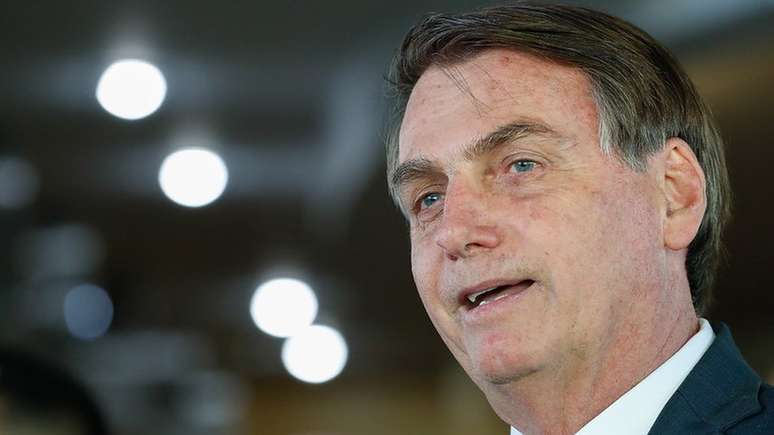 Especialistas dizem que postura do governo Bolsonaro, de se posicionar num conflito que n&atilde;o diz respeito diretamente ao Brasil, destoa da tradi&ccedil;&atilde;o diplom&aacute;tica hist&oacute;rica do pa&iacute;s