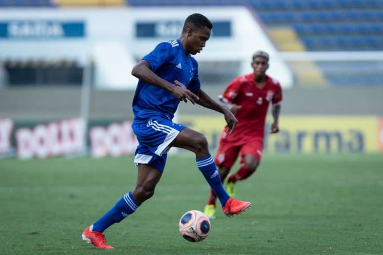 Cruzeiro vence fácil na Copinha.