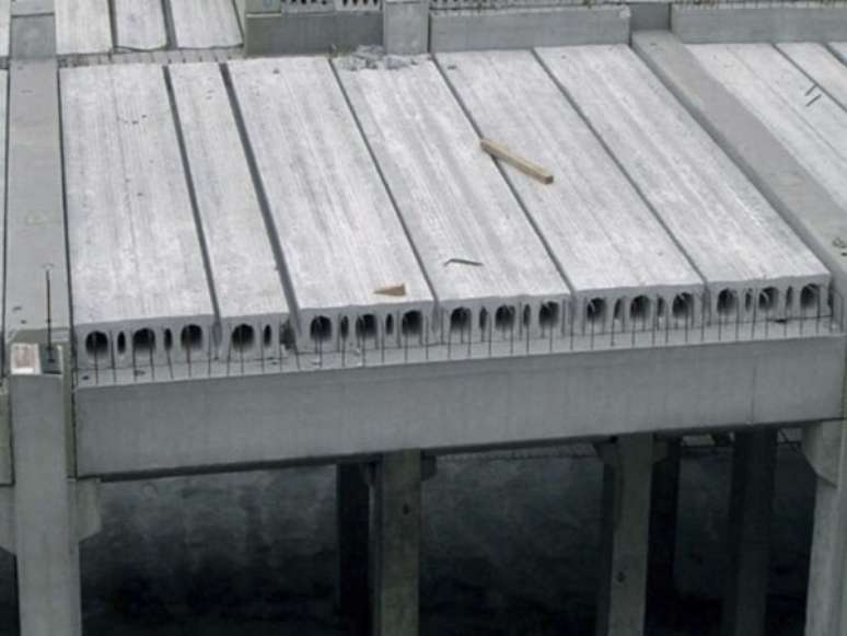 7. Modelo de laje pr&eacute;-moldada alveolar de concreto. Fonte: Lajes Premold