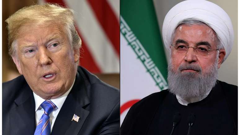 Trump restabeleceu as sanções contra o Irã governado por Hassan Rouhani (dir.)