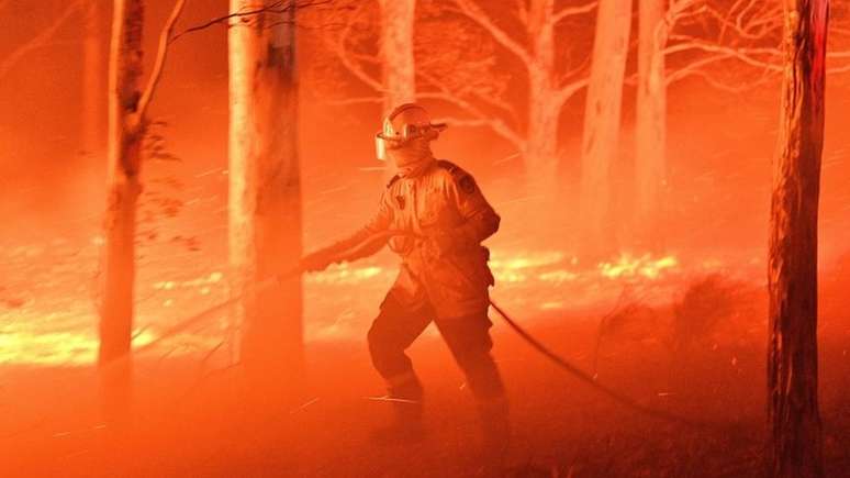 Os inc&ecirc;ndios na Austr&aacute;lia deixaram milh&otilde;es de hectares arrasados por chamas