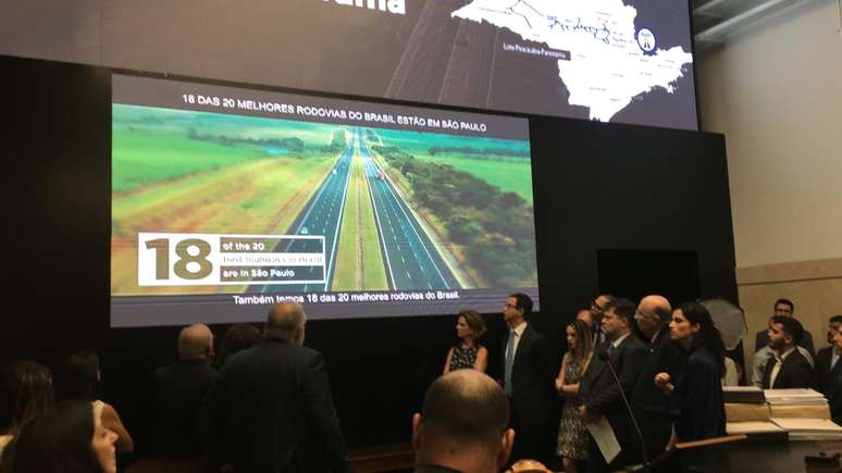 O cons&oacute;rcio liderado pelo P&aacute;tria Investimentos venceu nesta quarta-feira leil&atilde;o das Rodovias Piracicaba-Panorama, no Estado de S&atilde;o Paulo, oferecendo outorga de 1,1 bilh&atilde;o de reais.
REUTERS/Aluisio Alves