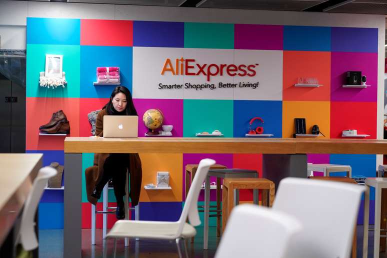 Logotipo da AliExpress é visto em escritórios da Alibaba em Hangzhou, China. 18/11/2019. REUTERS/Aly Song 