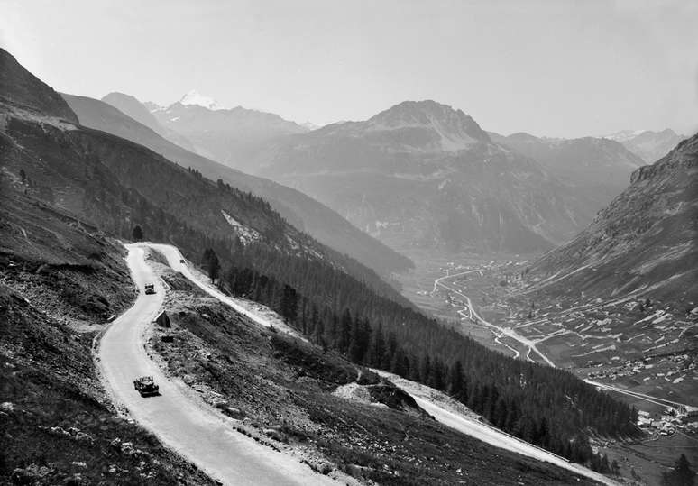 Caminho de Val d'Isère a Col de l'Iseran, em 1939; Pétri não contou a ninguém que ajudou Huguette